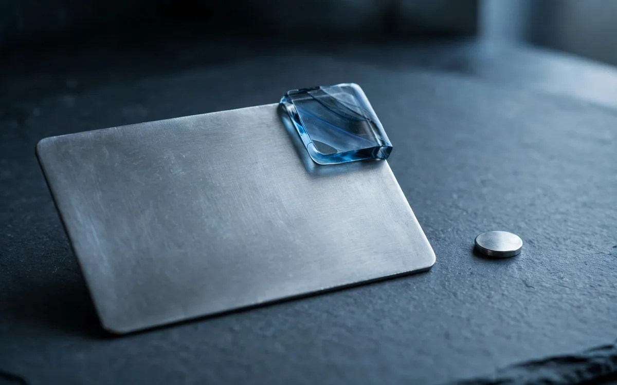 Conceptual metal and glass composition for policy updates and further contact